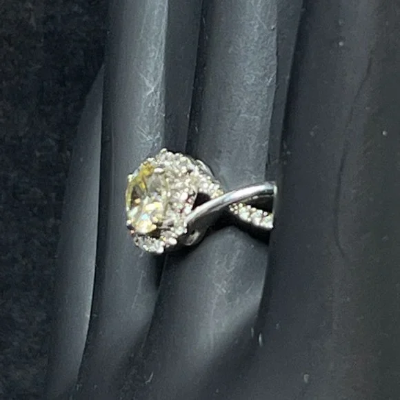 Silver Tone Clear Glass Statement Ring 6 1/2 (R269) - Picture 4 of 7